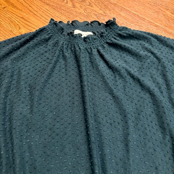 Madewell Texture & Thread Clip Dot Ruffle
Top - Picture 4 of 7